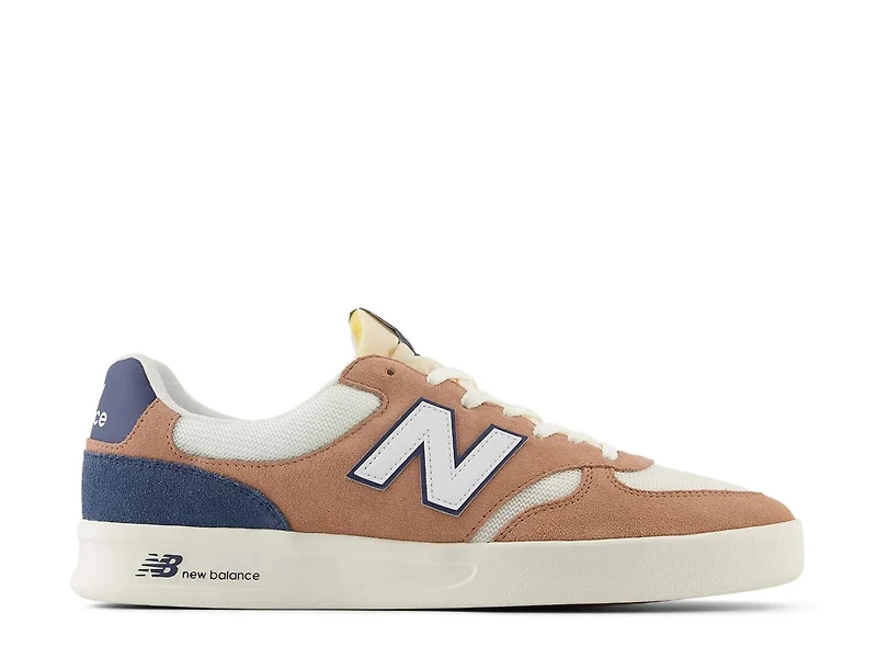 CT300 v3 Court Sneaker