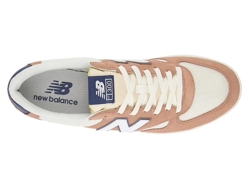 CT300 v3 Court Sneaker