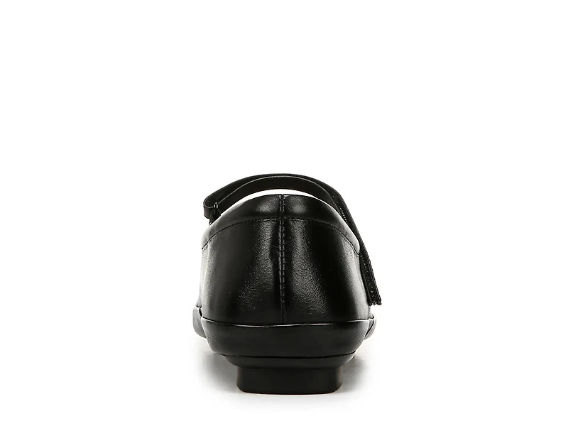 Behold Mary Jane Flat