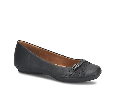 Shainna Flat