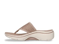 X Martha Stewart GO WALK Arch Fit 2.0 Sandal