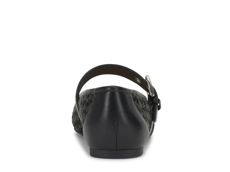 Nalahni Mary Jane Flat