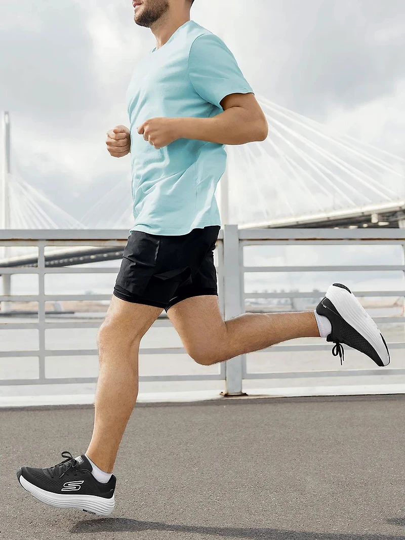 Max Cushioning Endeavour Sneaker