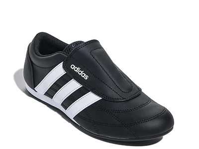 Tekwen Slip-On Sneaker