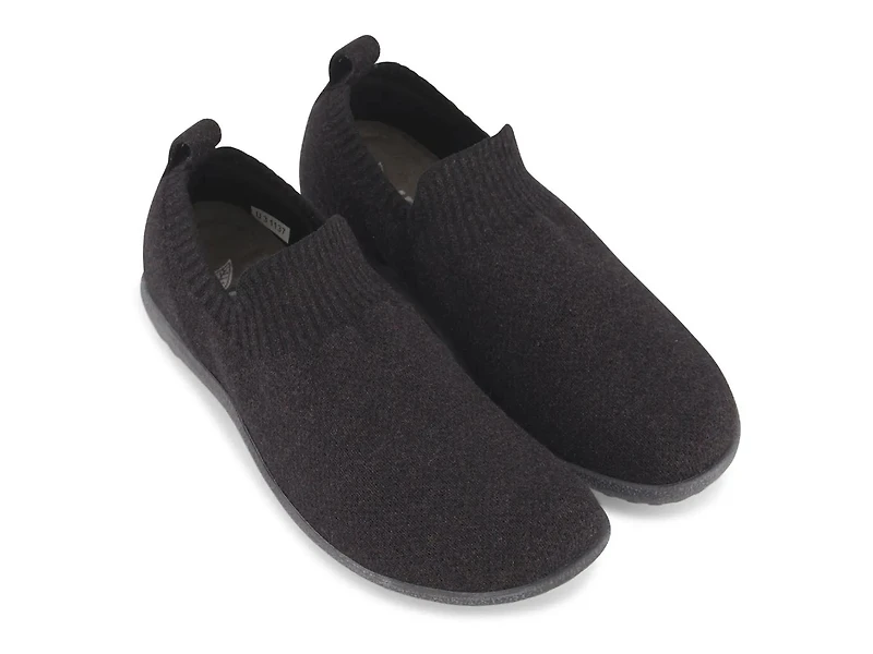 Nuku Slip-On