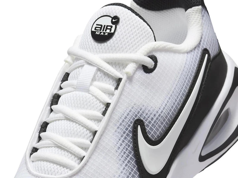 Air Max Nova Sneaker