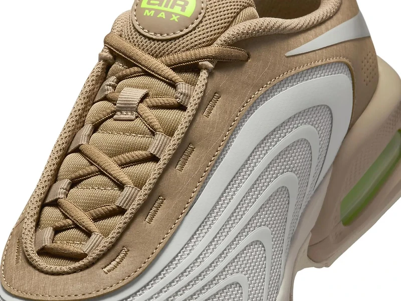 Air Max Fire Sneaker