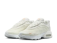 Air Max Fire Sneaker