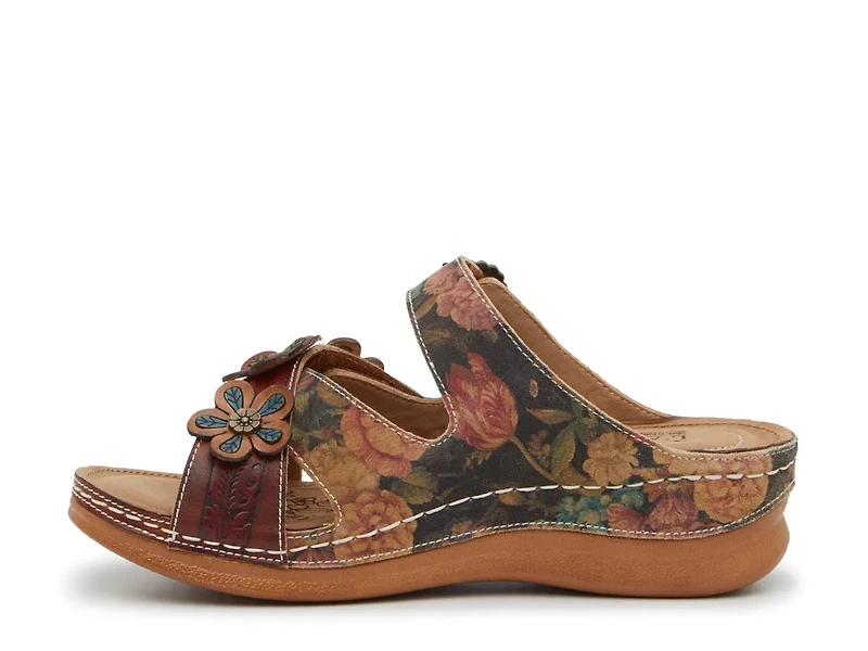 Caelinee Wedge Sandal