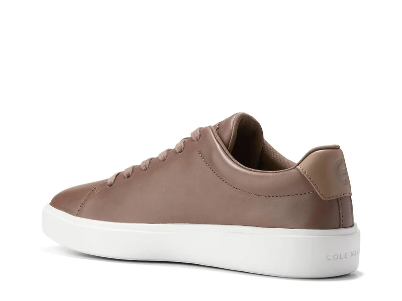 Grand Crosscourt Traveler Sneaker