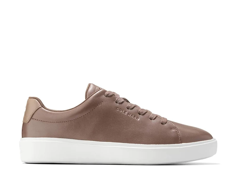 Grand Crosscourt Traveler Sneaker