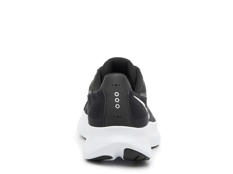 Cohesion 18 Running Shoe