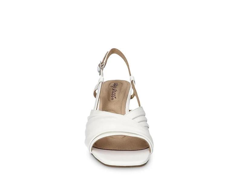 Lucie Sandal