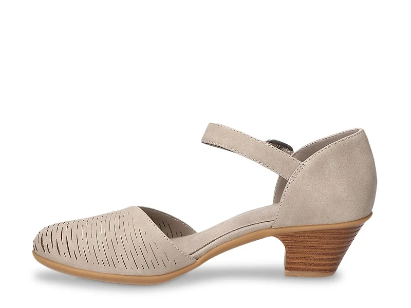 Justina Sandal