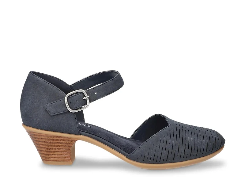 Justina Sandal