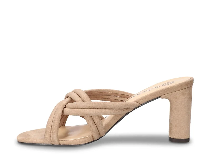 Carmen Sandal