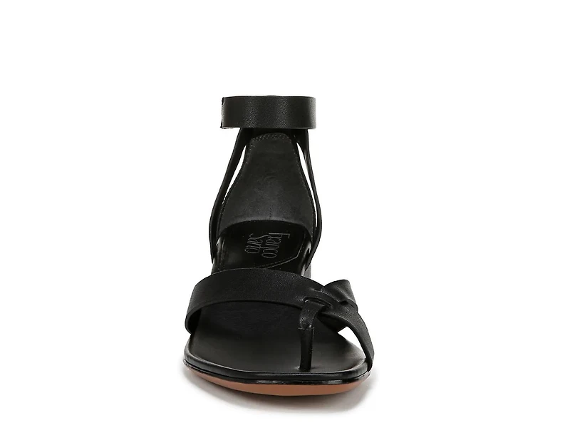 Nyah Sandal