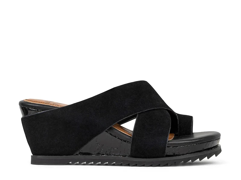 Sisu Wedge Sandal