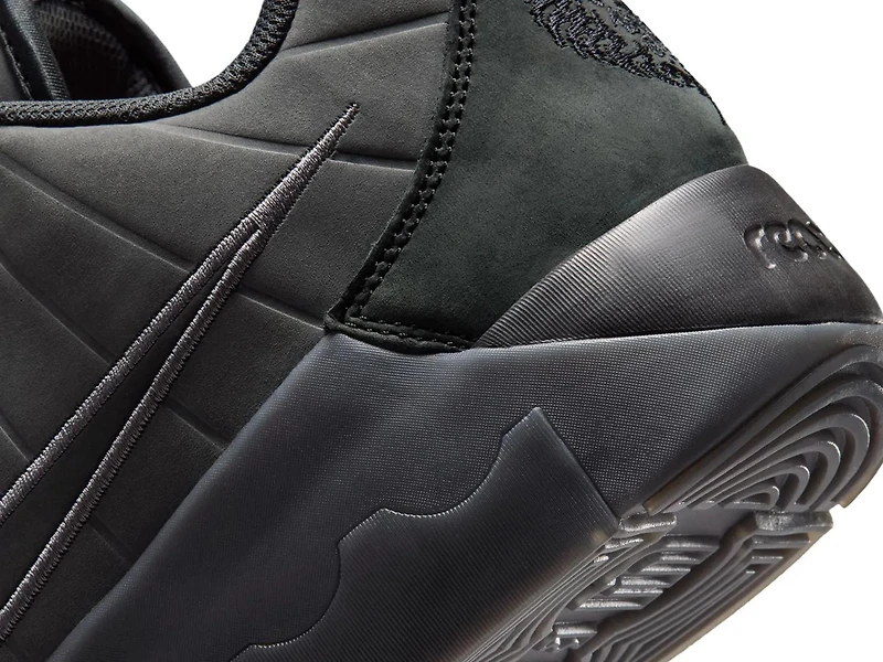 LeBron Witness 9 Basketball Shoe - Men's