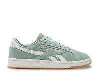 Club C Grounds Sneaker - Women's