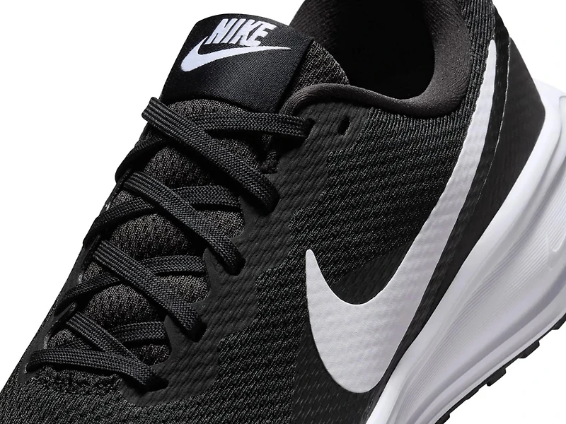 Revolution 8 Running Shoe