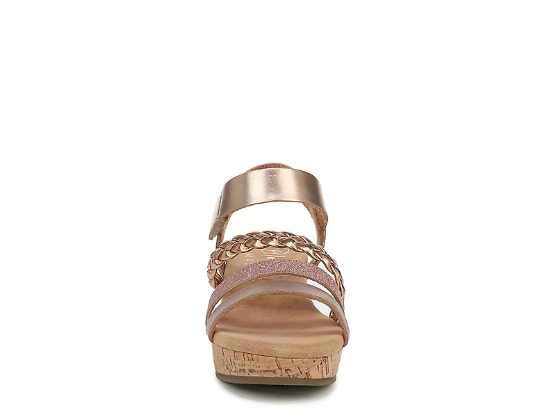 Lovely Wedge Sandal