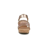 Lovely Wedge Sandal