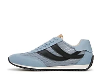 Oasis Runner Sneaker