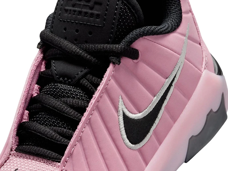 LeBron Witness 9 Sneaker