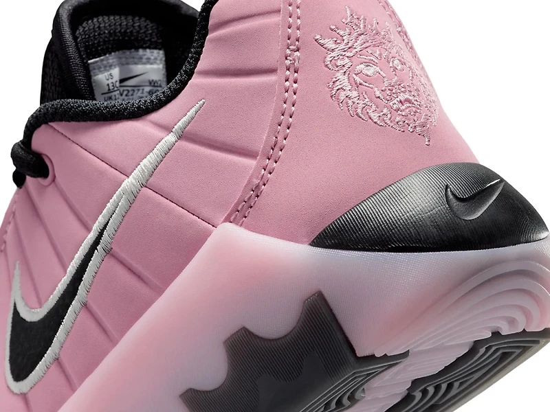 LeBron Witness 9 Sneaker