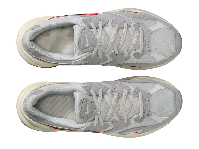 AL8 Sneaker - Women's