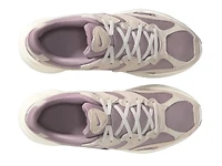 AL8 Sneaker - Women's