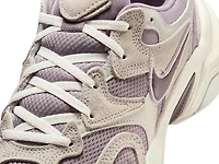 AL8 Sneaker - Women's