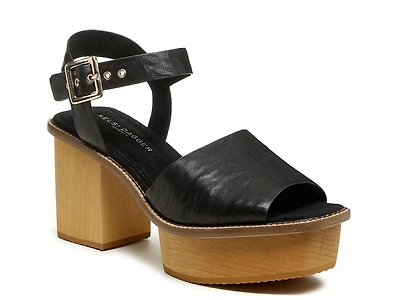 Groove Platform Sandal