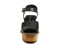 Groove Platform Sandal
