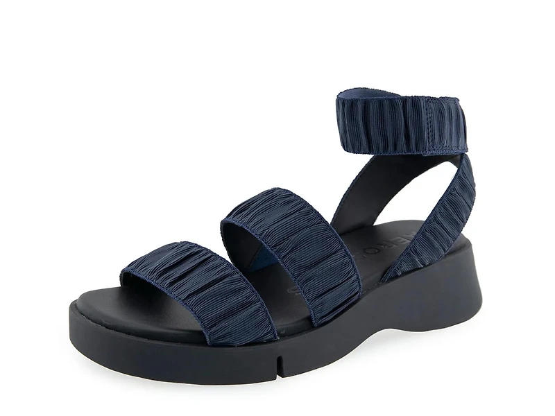 Fiona Sandal