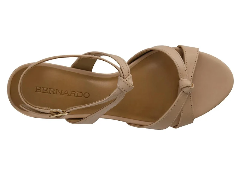 Neera Sandal
