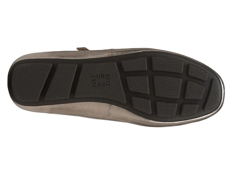 Behold Mary Jane Flat