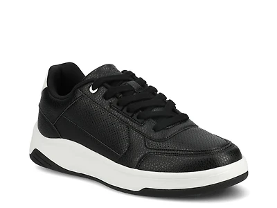 Swift Casual Sneaker