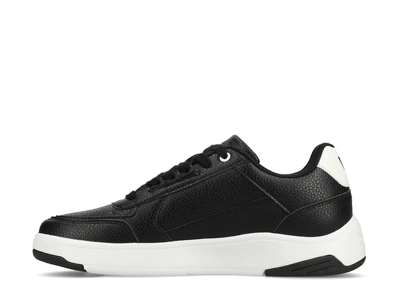 Swift Casual Sneaker