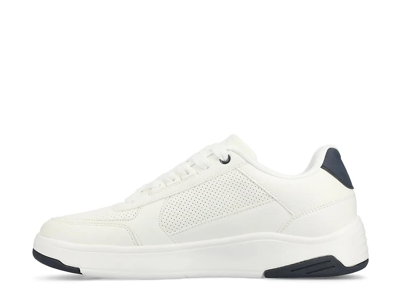 Swift Casual Sneaker