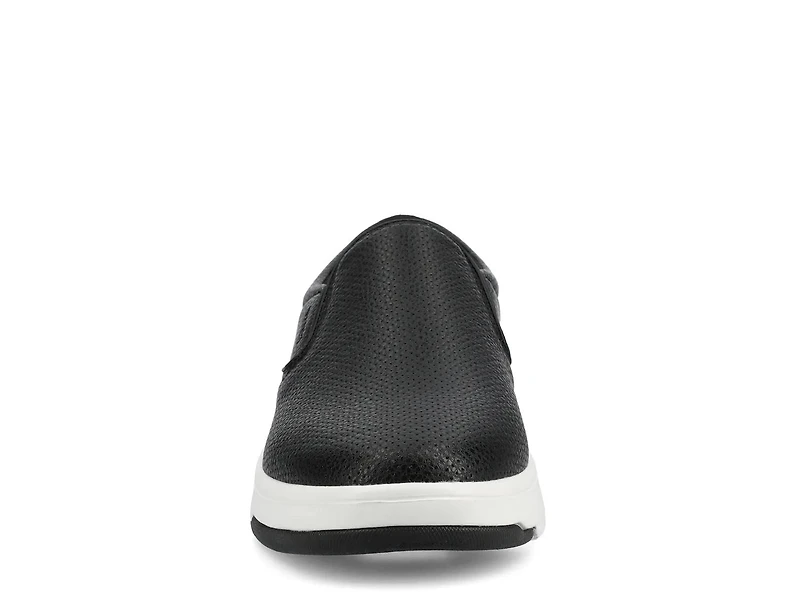 Townes Casual Slip-On Sneaker