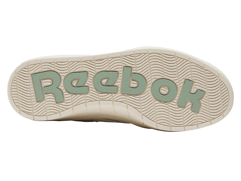 Court Advance Surge Sneaker