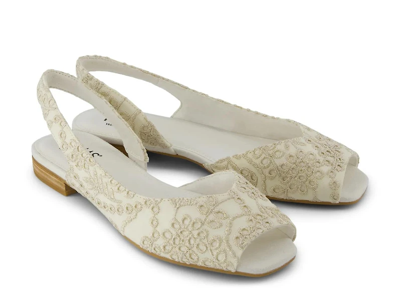 Briella Flat - Women's