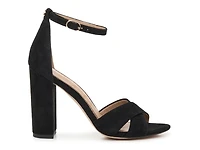 Yenna Sandal