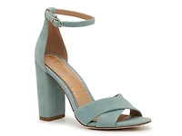 Yenna Sandal