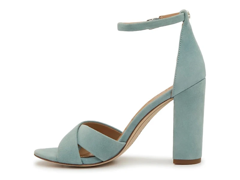 Yenna Sandal