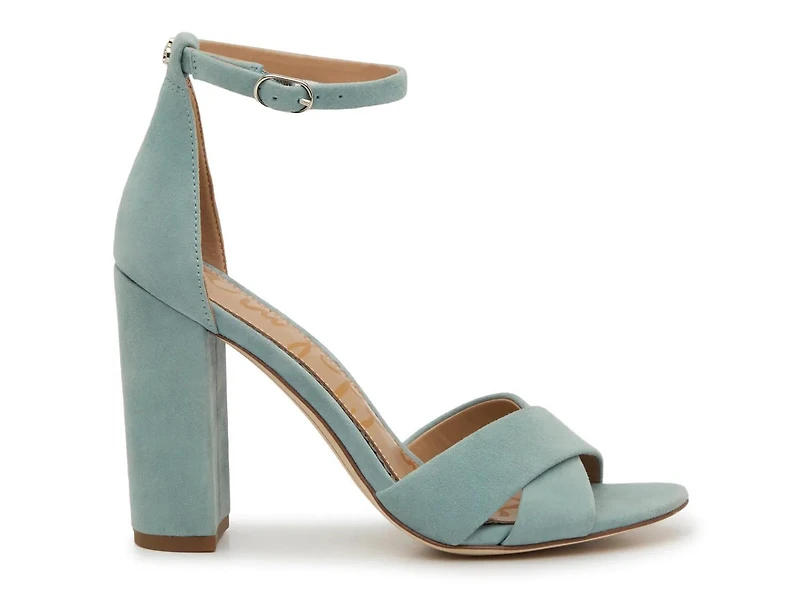 Yenna Sandal