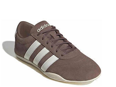 Grand Court Lo Sneaker