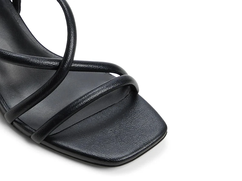 Kiira Sandal